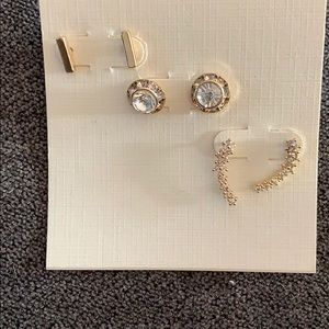 Women’s trip earrings